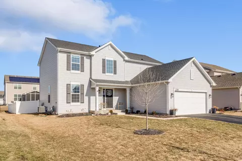 230 Whitney Dr, Elburn, IL 60119