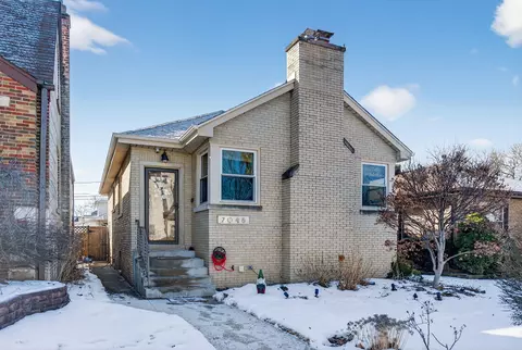 7048 35th St, Berwyn, IL 60402