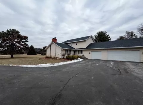 5009 Whispering Pine Cir, Thomson, IL 61285