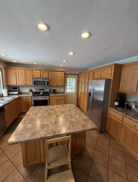 Kitchen - 5009 Whispering Pine Cir, Thomson, IL 61285 photo 2 of 3