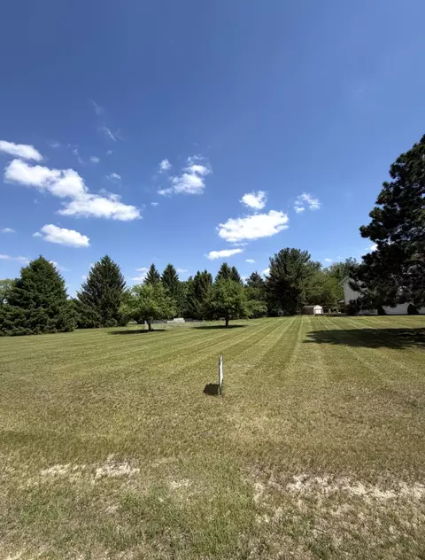 Exterior - 5009 Whispering Pine Cir, Thomson, IL 61285 photo 3 of 5