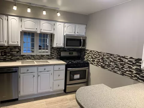 Kitchen - 5000 Carriageway Dr #315, Rolling Meadows, IL 60008 photo 2 of 4