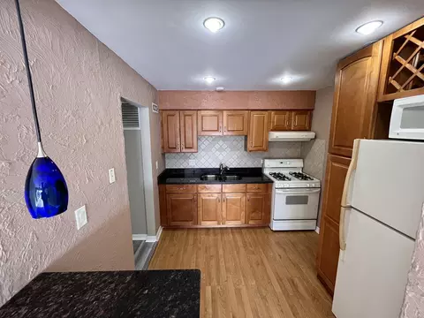 Kitchen - 5000 Carriageway Dr #305, Rolling Meadows, IL 60008 photo 3 of 3