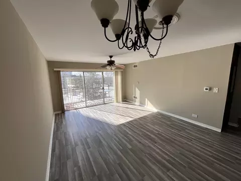 Living - 5000 Carriageway Dr #305, Rolling Meadows, IL 60008 photo 2 of 3