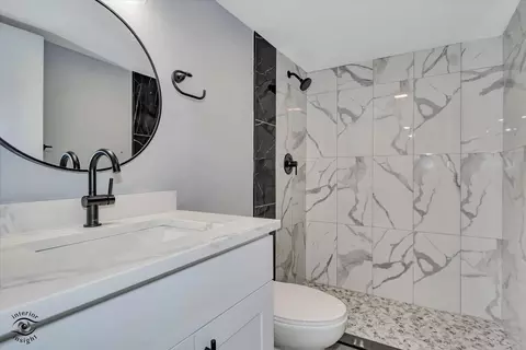 Bath - 702 S Lincoln Ave, Kankakee, IL 60901 photo 3 of 3