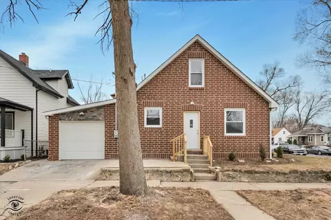 Exterior - 702 S Lincoln Ave, Kankakee, IL 60901 photo 5 of 5