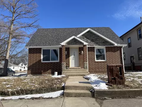 Exterior - 702 S Lincoln Ave, Kankakee, IL 60901 photo 3 of 5