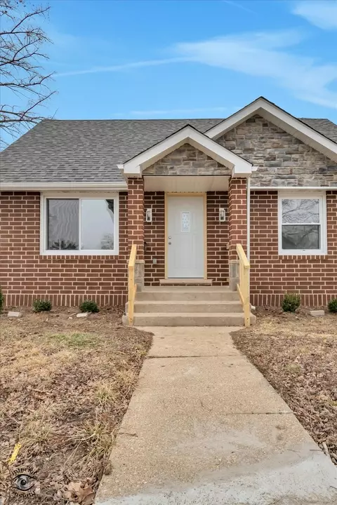 Exterior - 702 S Lincoln Ave, Kankakee, IL 60901 photo 2 of 5