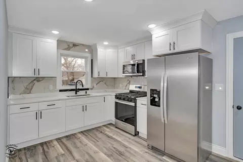 Kitchen - 702 S Lincoln Ave, Kankakee, IL 60901 photo 1 of 2