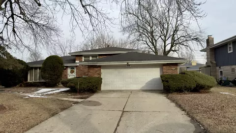 704 Tana Ln, Joliet, IL 60435