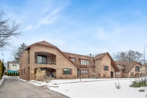 330 Highwood Ave #2B, Highwood, IL 60040