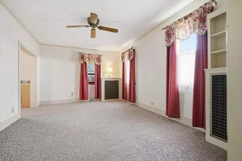 Living - 429 W Owsley St, Chenoa, IL 61726 photo 1 of 4
