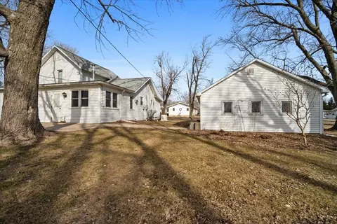 Exterior - 429 W Owsley St, Chenoa, IL 61726 photo 7 of 8