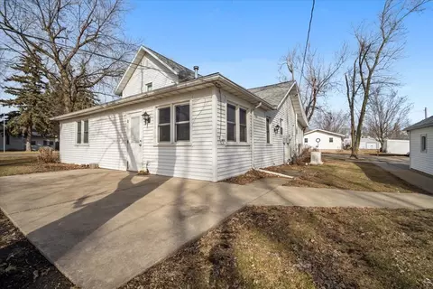 Exterior - 429 W Owsley St, Chenoa, IL 61726 photo 8 of 8