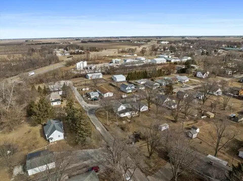 View/Area - 429 W Owsley St, Chenoa, IL 61726 photo 4 of 5