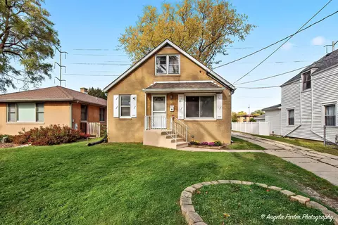 722 W Keith Ave, Waukegan, IL 60085