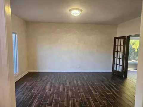 Living - 30 Danada Dr, Wheaton, IL 60189 photo 4 of 6