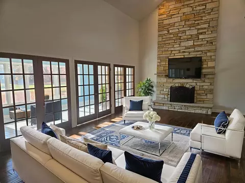 Living - 30 Danada Dr, Wheaton, IL 60189 photo 1 of 6