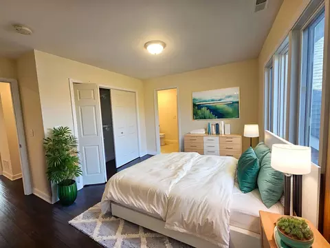 Bedroom - 30 Danada Dr, Wheaton, IL 60189 photo 4 of 7
