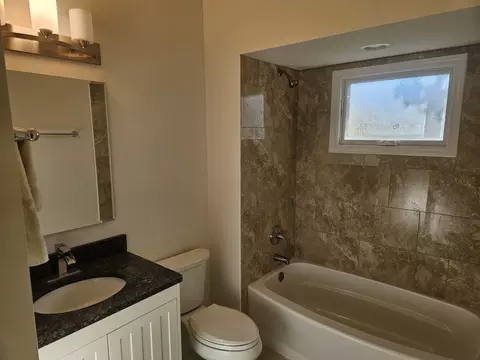 Bath - 30 Danada Dr, Wheaton, IL 60189 photo 5 of 5