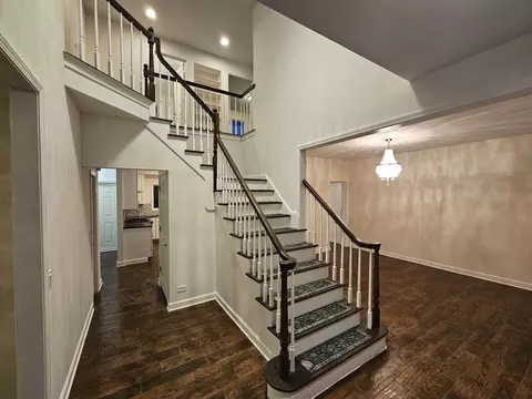 Entry Way - 30 Danada Dr, Wheaton, IL 60189 photo 2 of 2