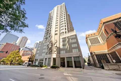 600 N Dearborn St #809, Chicago, IL 60654
