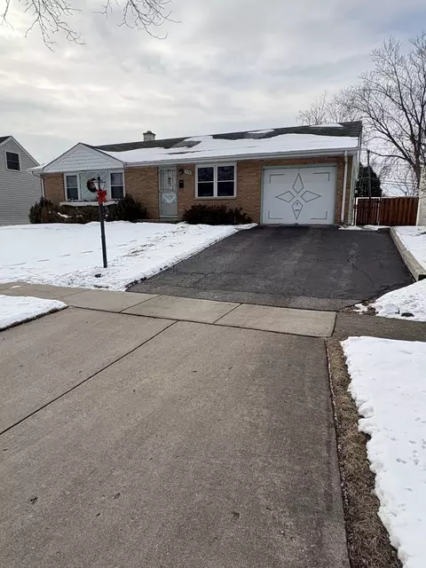 170 Cherrywood Rd, Buffalo Grove, IL 60089