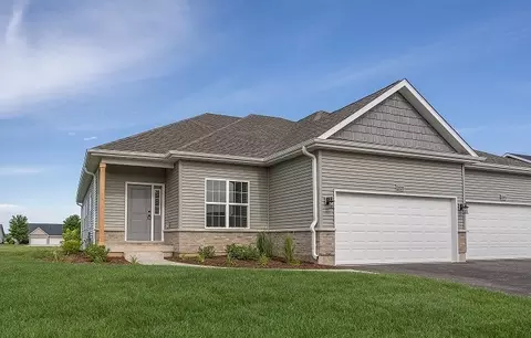 2248 Maggie Ln, Sycamore, IL 60178