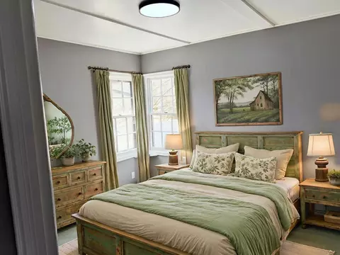 Bedroom - 206 E 5th St, Metropolis, IL 62960 photo 1 of 6