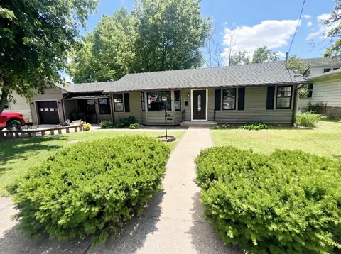 Exterior - 206 E 5th St, Metropolis, IL 62960 photo 10 of 11