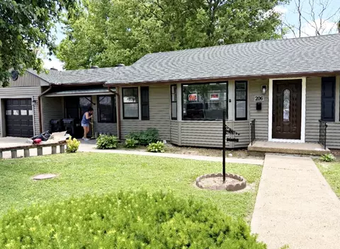 Exterior - 206 E 5th St, Metropolis, IL 62960 photo 5 of 11