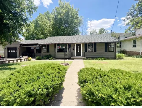 Exterior - 206 E 5th St, Metropolis, IL 62960 photo 8 of 11