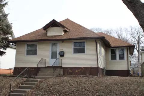 2709 Iowa St, Davenport, IA 52803