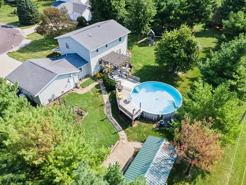 417 Sunset Dr, Colfax, IL 61728 photo 2