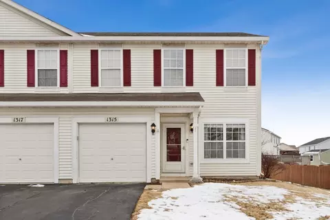 1315 Burns Ln, Minooka, IL 60447