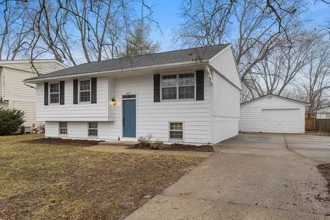 2812 Alton Dr, Champaign, IL 61821