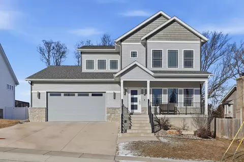 2716 W 38th Pl, Davenport, IA 52806