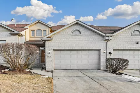 9334 Chestnut Trl, Tinley Park, IL 60487