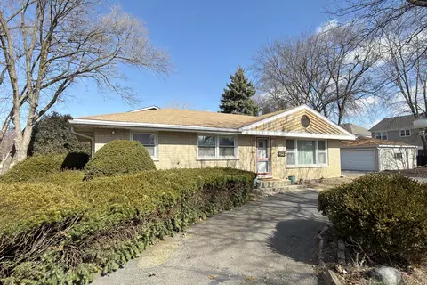 62 Mayer Ave, Wheeling, IL 60090