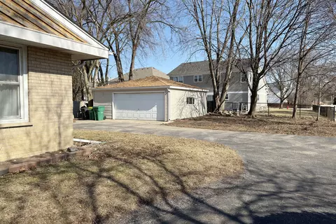 Exterior - 62 Mayer Ave, Wheeling, IL 60090 photo 5 of 5