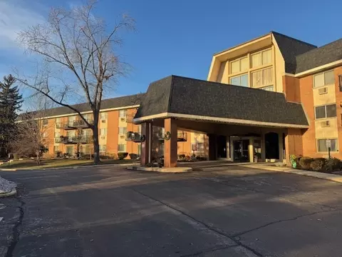 1198 Royal Glen Dr #204E, Glen Ellyn, IL 60137