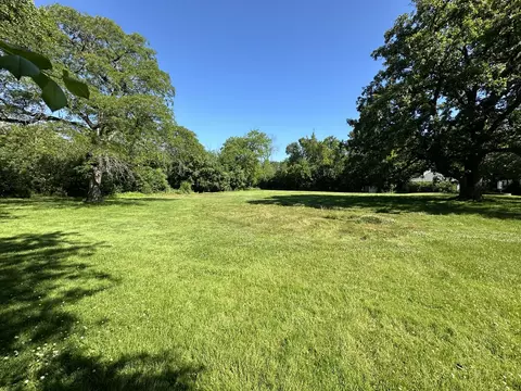 2033 Winnetka Rd, Northfield, IL 60093