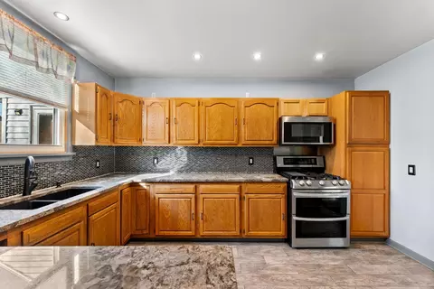 2121 15th St A, Moline, IL 61265 photo 10