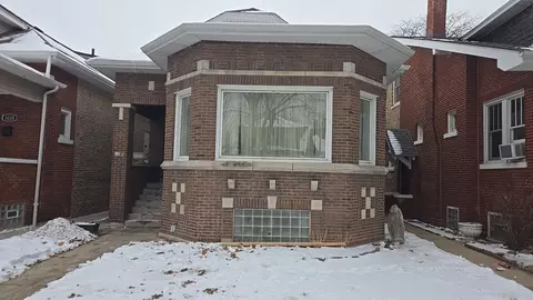 8216 S Rhodes Ave, Chicago, IL 60619