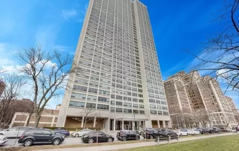 1700 E 56th St #801, Chicago, IL 60637