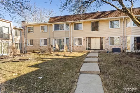 2928 Roberts Dr #8, Woodridge, IL 60517