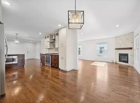 716 Indian Rd, Glenview, IL 60025 photo 7