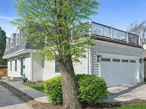 716 Indian Rd, Glenview, IL 60025
