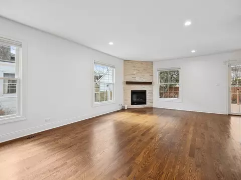 716 Indian Rd, Glenview, IL 60025 photo 5