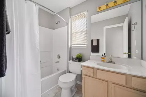 Bath - Undisclosed, Plainfield, IL 60586 photo 3 of 3